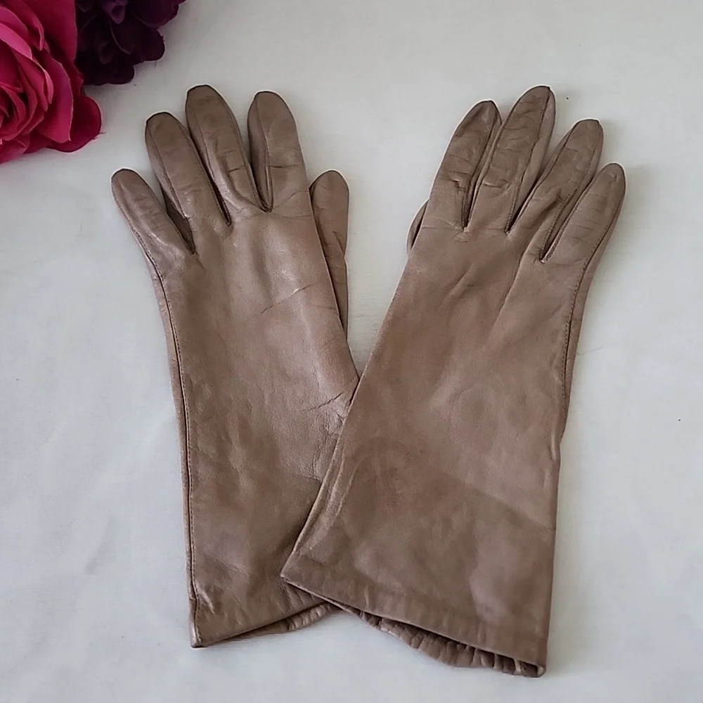 Miss Aris Vintage Light Brown Leather Silk Lined Gloves 6 1/2